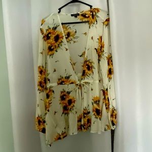 Pretty Torrid top/Kimono Size 2x